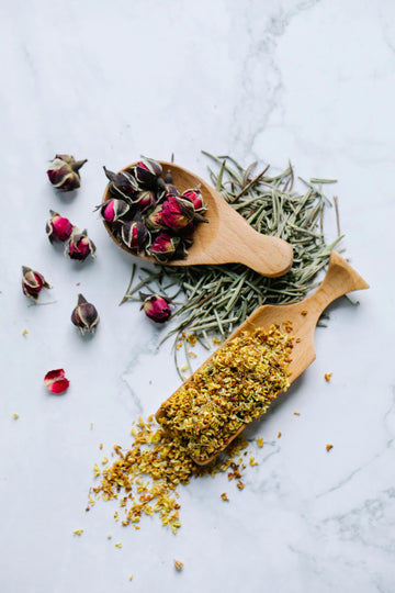 5 Natural Ingredients That Actually Transform Curly Hair